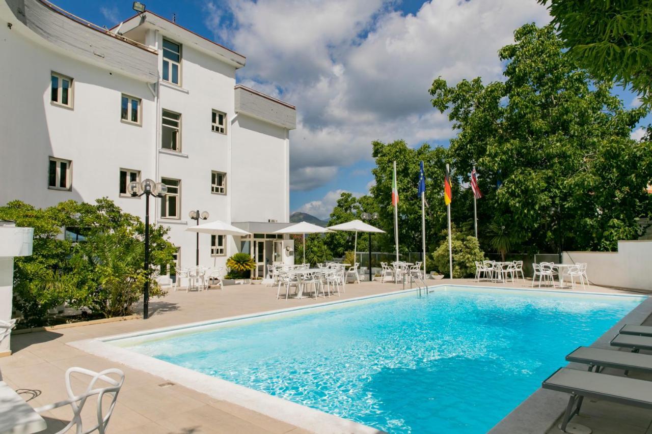 Hotel Sica Montecorvino Rovella Екстериор снимка